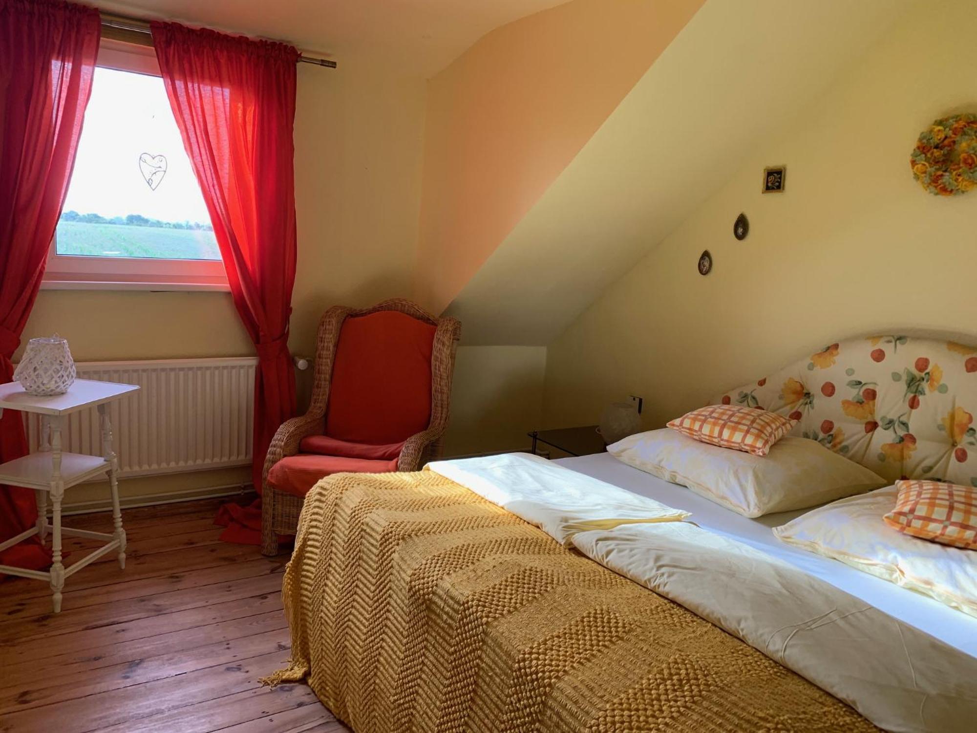Vierseitenhof Hasenfelde - Ferienwohnung Feldblick Steinhofel Extérieur photo